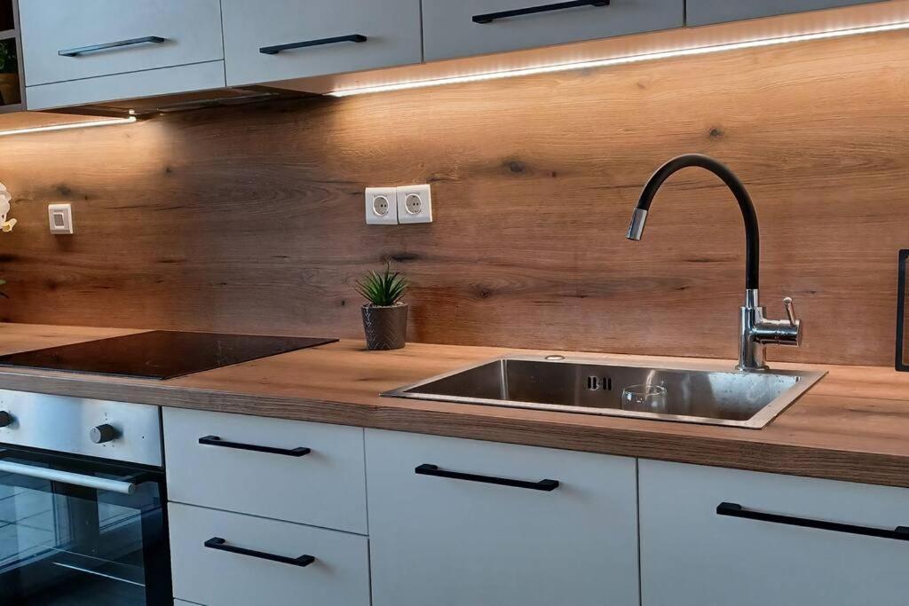 Seaview Luxury Apartment Митилини Экстерьер фото