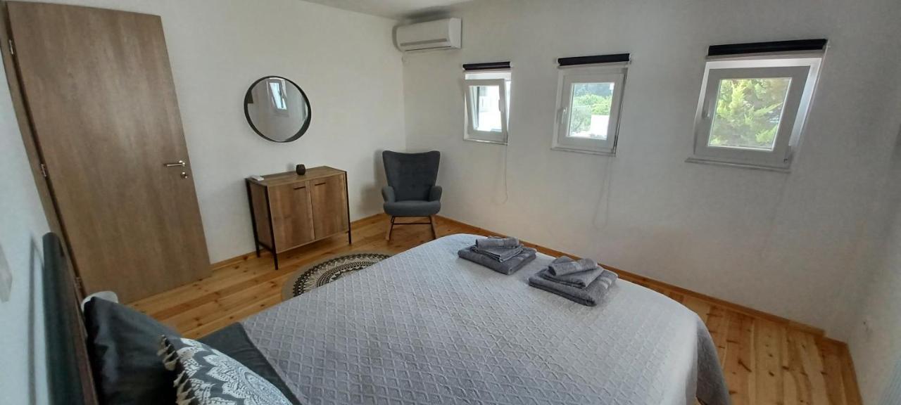 Seaview Luxury Apartment Митилини Экстерьер фото
